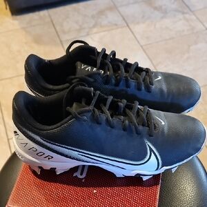 Nike Vapor Black and White Athletic Shoes